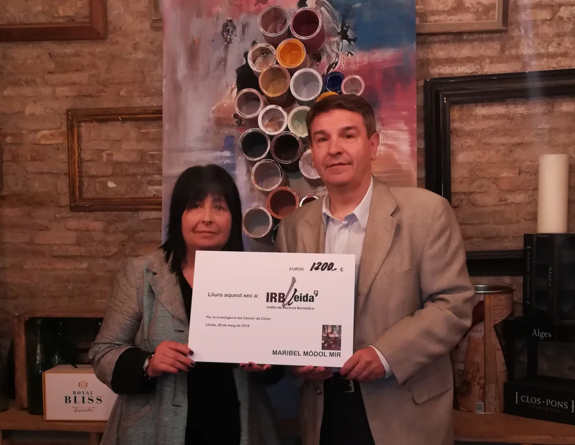 La artista Maribel Mòdol recauda 1.200€ para la investigación en cáncer de colon del IRBLleida