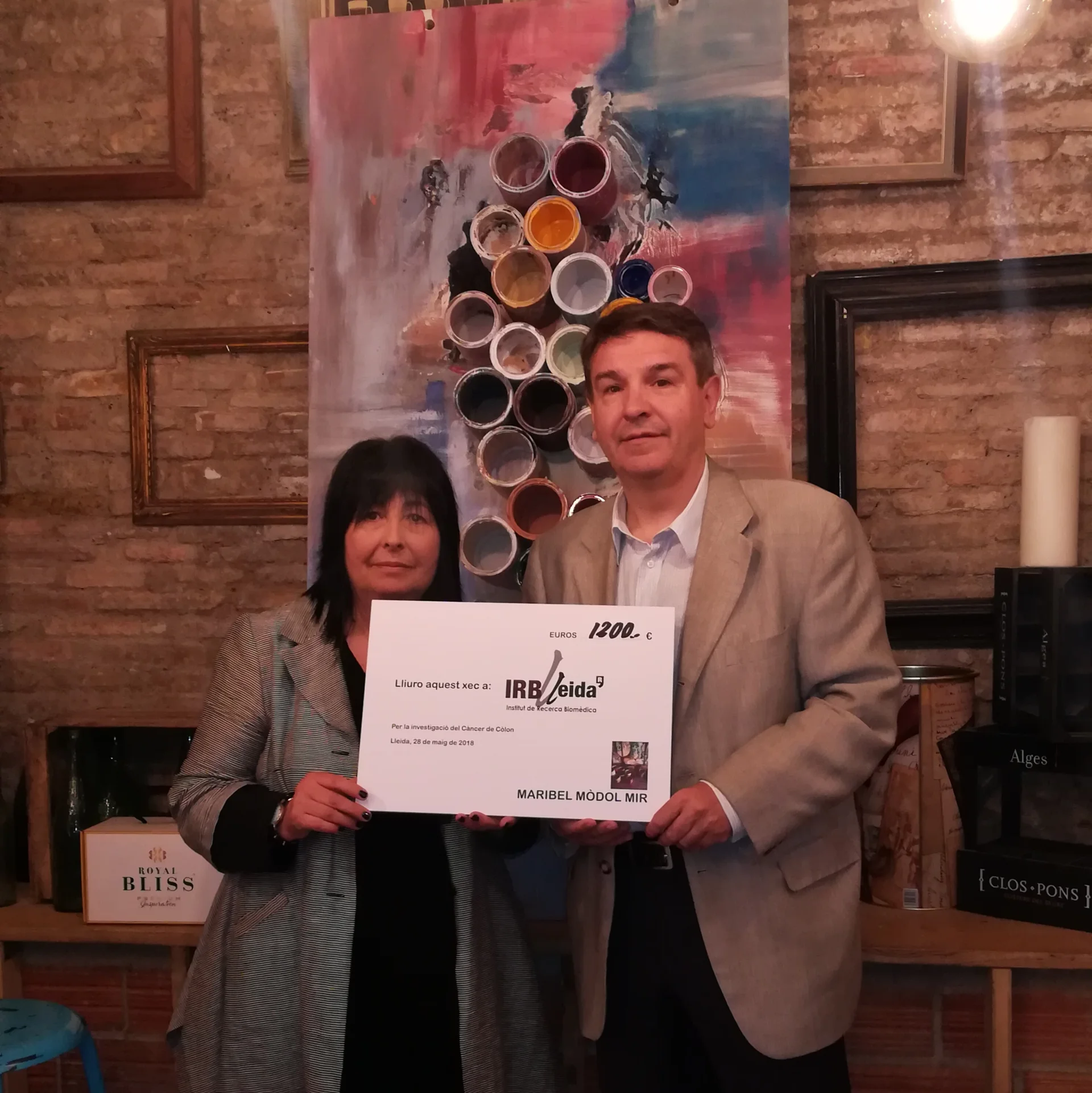 La artista Maribel Mòdol recauda 1.200€ para la investigación en cáncer de colon del IRBLleida