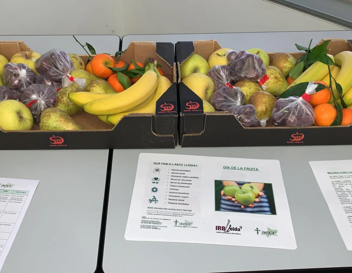 El IRBLleida recauda 136,20 euros para la AECC Lleida gracias al programa piloto para promocionar el consumo de fruta en el ámbito laboral