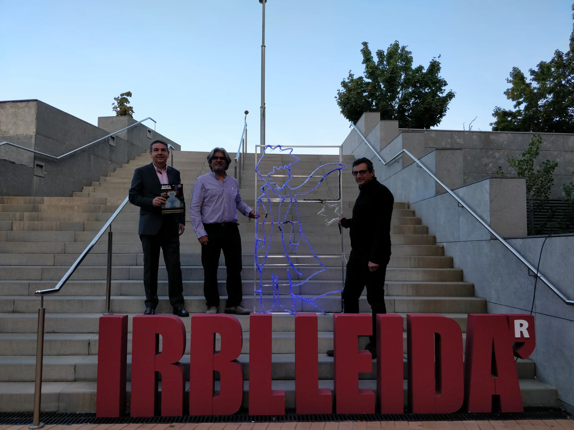 The Christmas lighting company Instal-lacions S. Garralón promotes a solidarity campaign to raise funds for IRBLleida