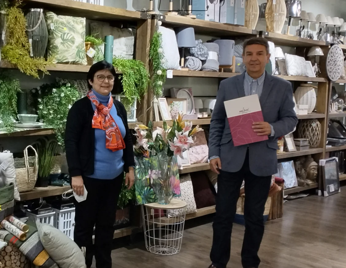 La botiga Navrat Llar de Lleida i la Ferreteria Eixample de Mollerussa renoven la seva col·laboració amb l'IRBLleida