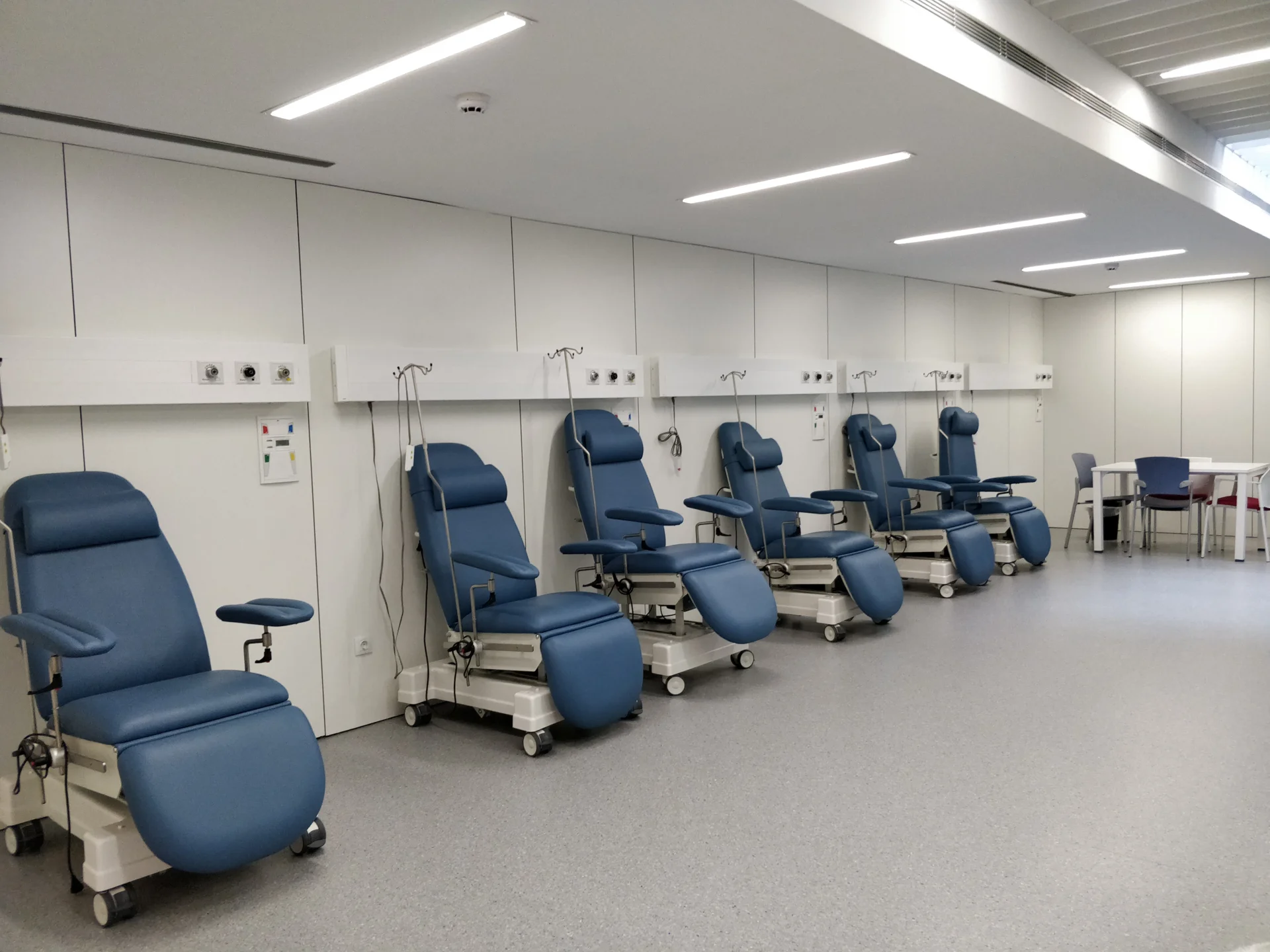 The Arnau de Vilanova University Hospital participates in a new pioneering clinical trial for the treatment of metastatic breast cancer of the triple negative subtype