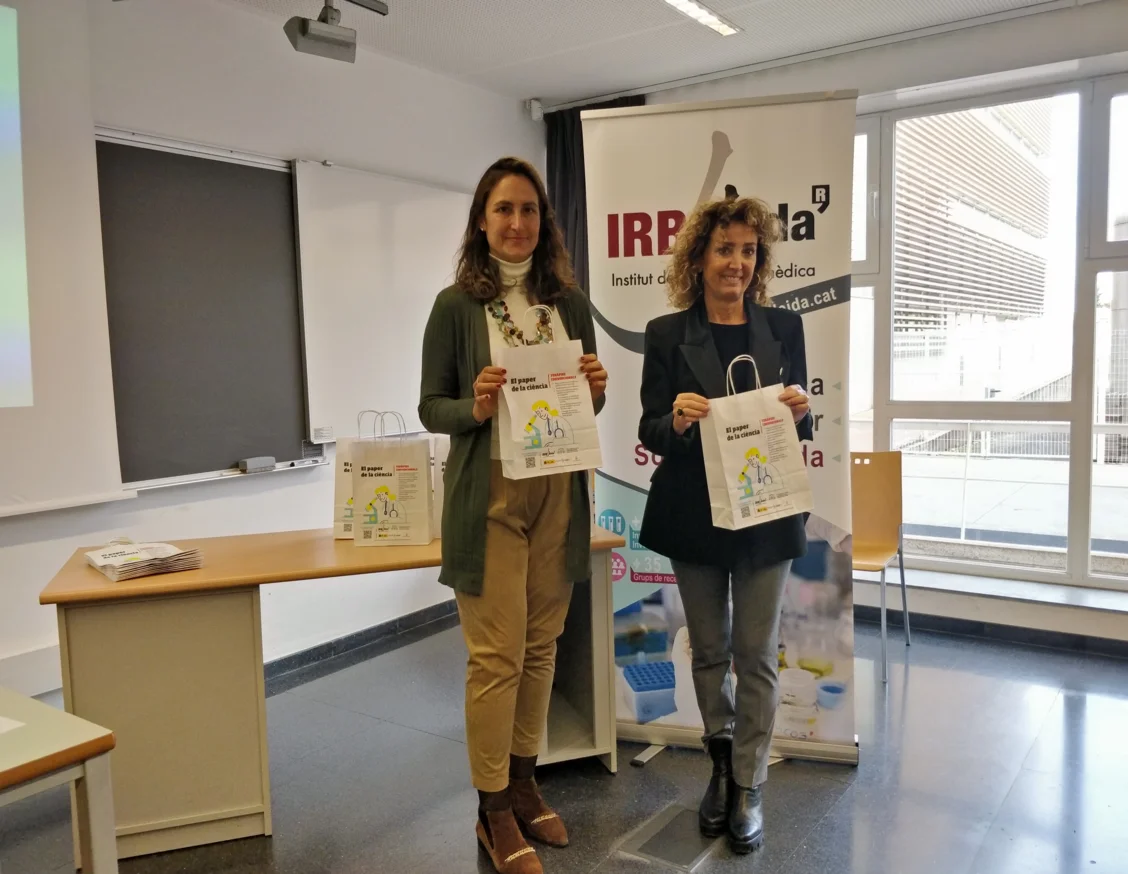 L’IRBLleida, la Paeria de Lleida i les entitats de comerciants de Lleida col·laboren amb el repartiment de 6.250 bosses per difondre el paper de la ciència
