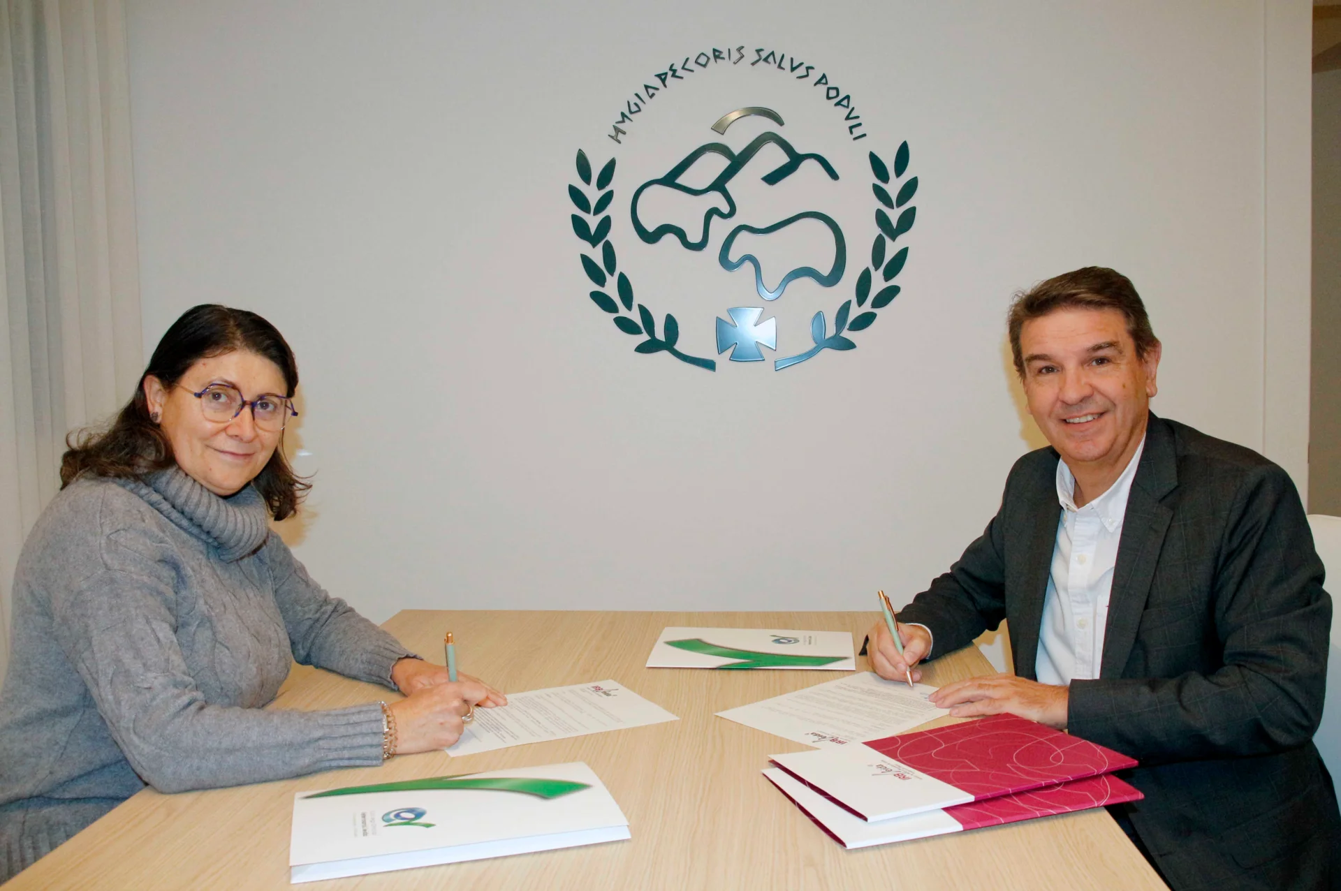 El Col·legi Oficial de Veterinaris de Lleida renews its collaboration with the IRBLleida