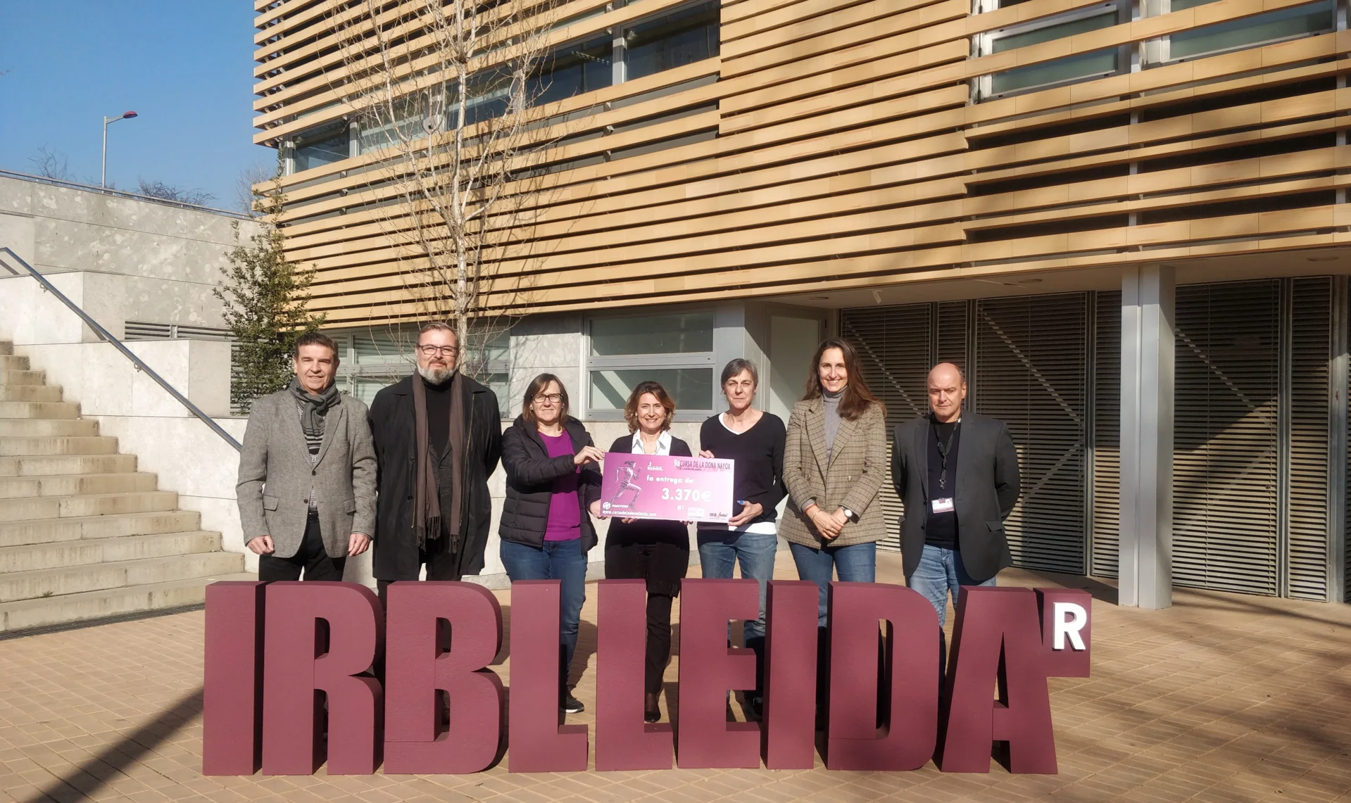 The 9th edition of the 'Cursa de la Dona Nayox' raises €3,370 for breast cancer research at IRBLleida
