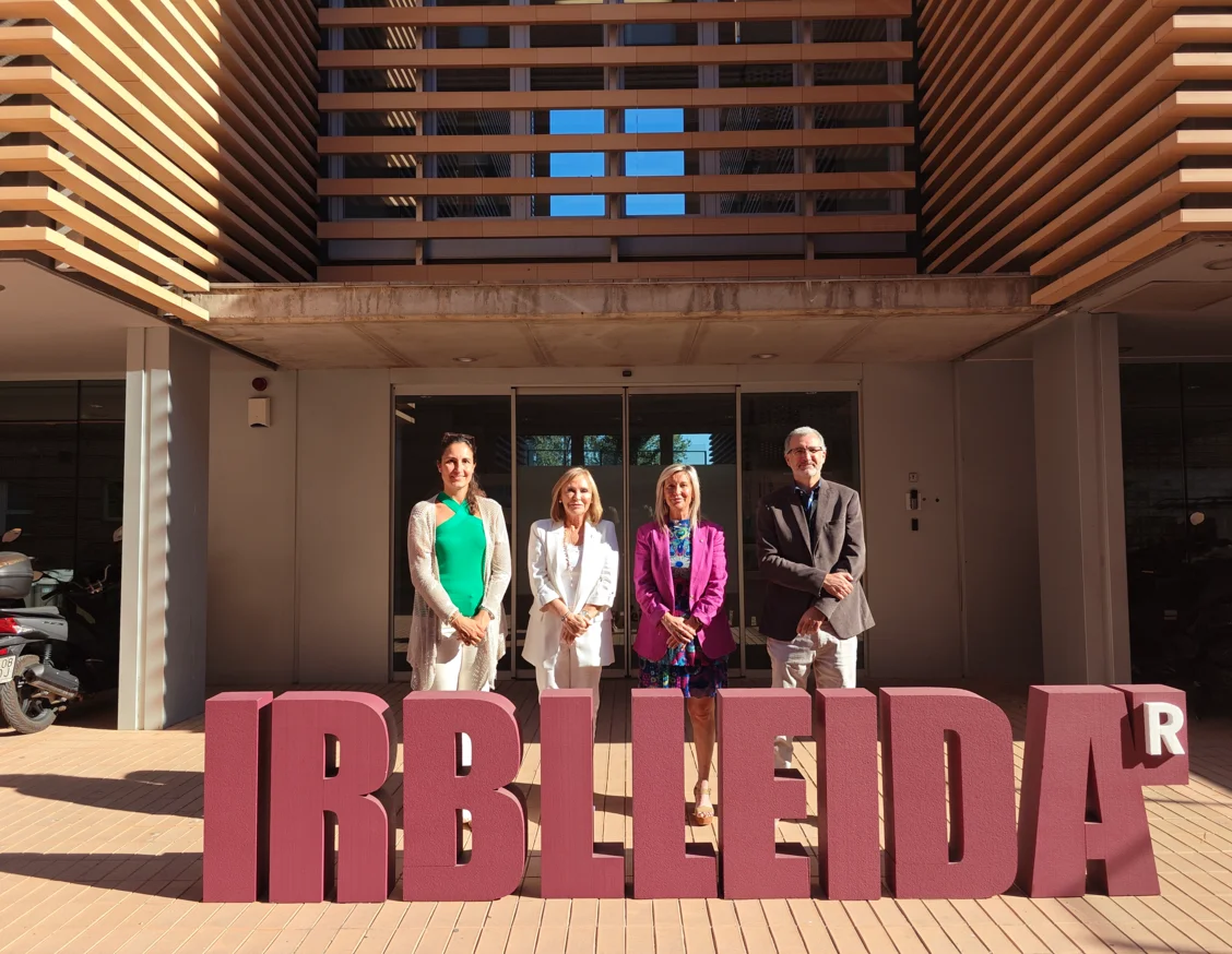 La Regidora de Persones grans, Salut i Consum, Anna Miranda Torres, i la diputada, Judit Alcalá González, a l'IRBLleida