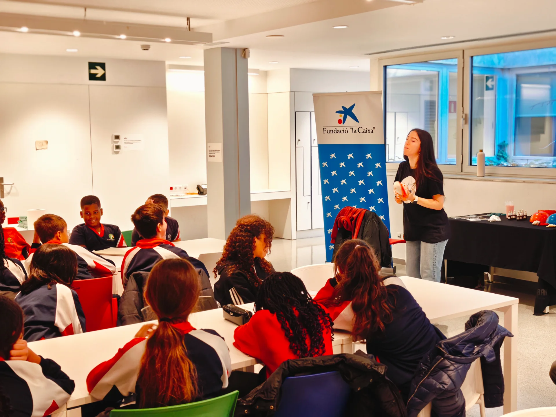 Prop de 750 infants de 1r d’ESO realitzen un taller científic a l’IRBLleida el curs 2024-2025