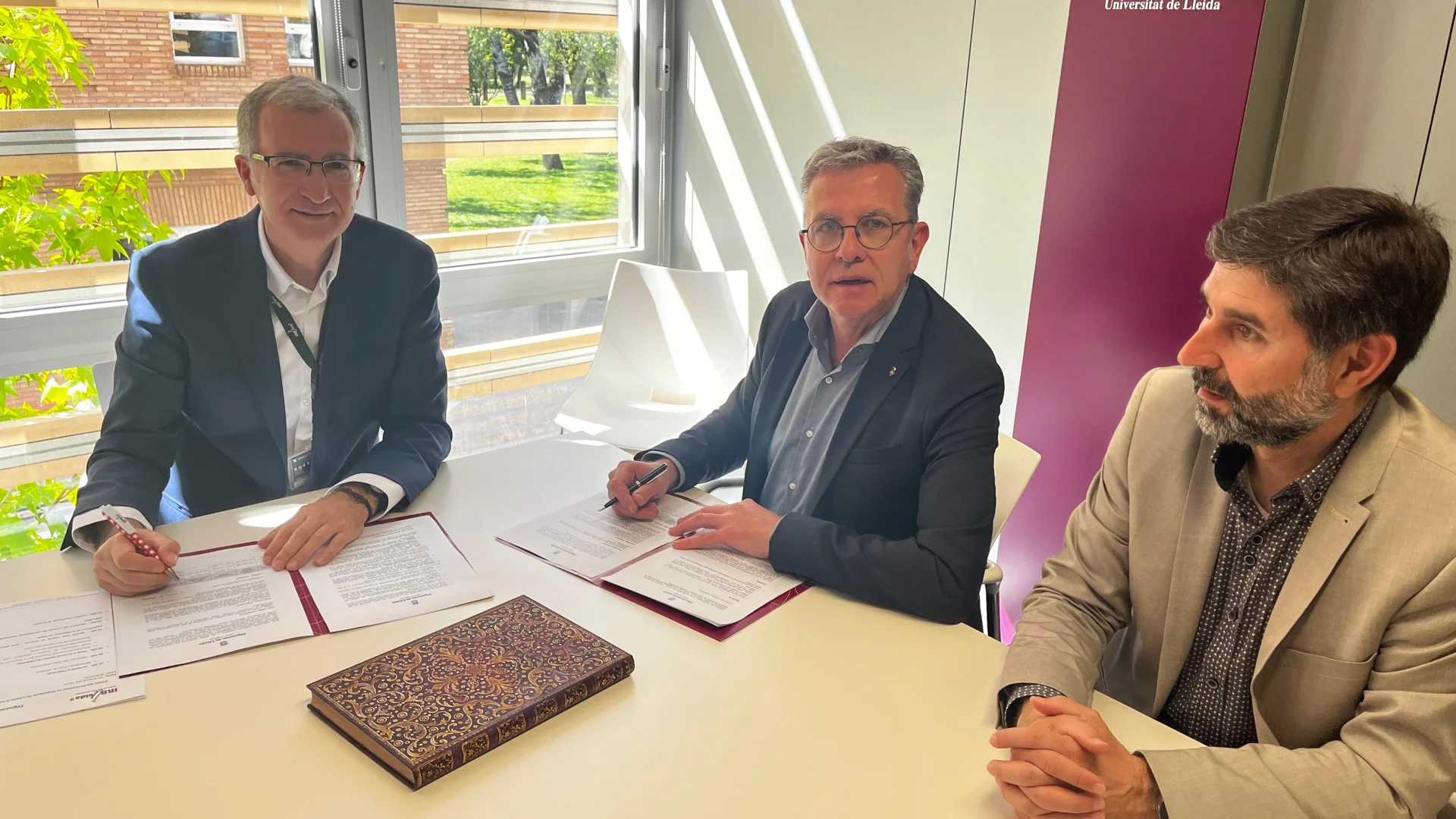 The President of Lleida Provincial Council visits the IRBLleida