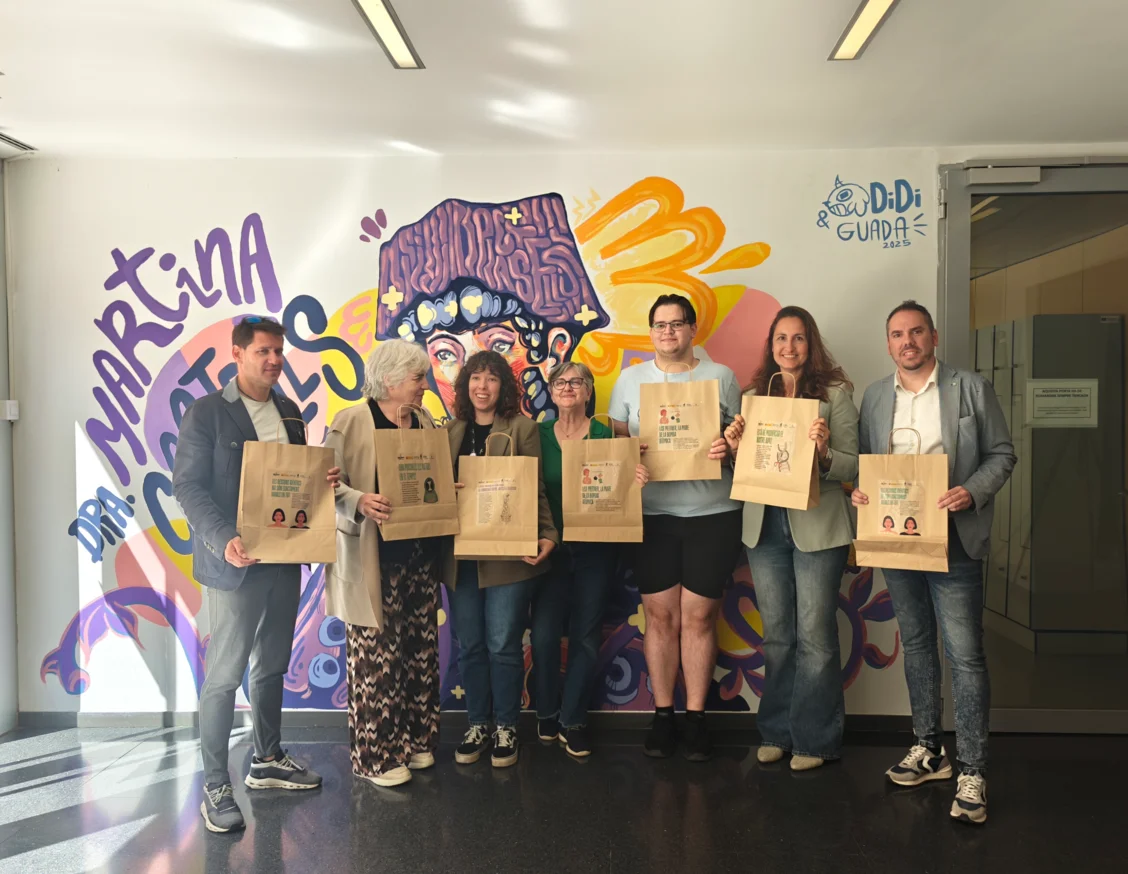 The IRBLleida, the Paeria de Lleida and the Lleida traders' associations collaborate in the distribution of 6,250 bosses to disseminate the role of science