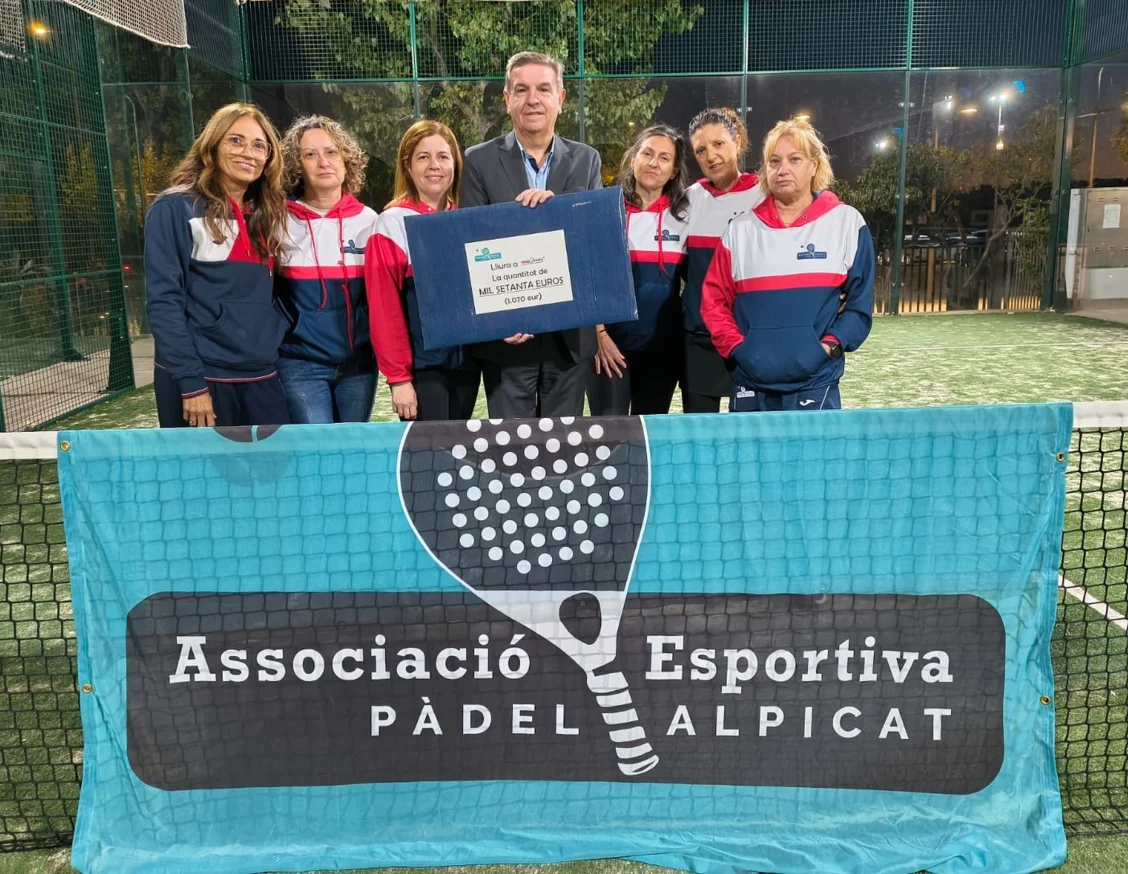 La Associació Esportiva Pàdel Alpicat recauda más de 1.000 € para el IRBLleida