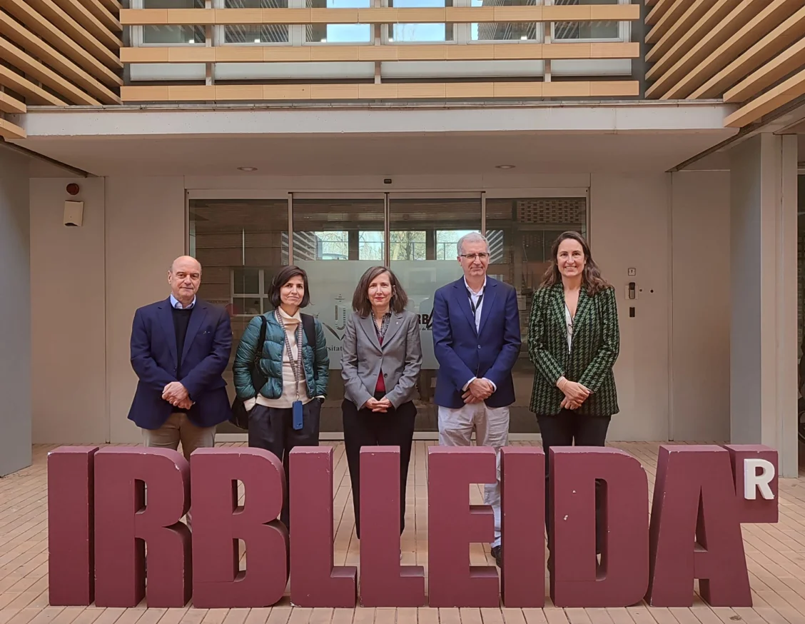 The Directorate General for Research makes an institutional visit to IRBLleida