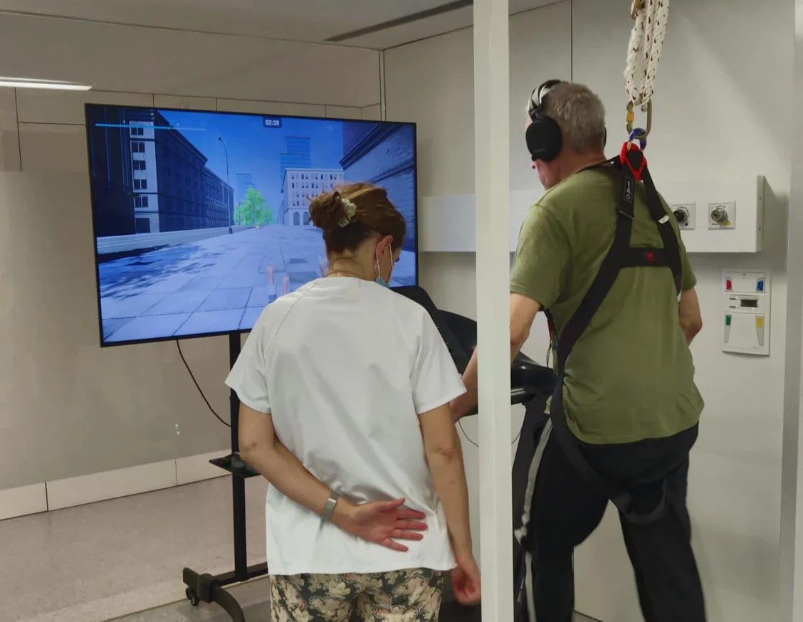 New research combines virtual reality and brain stimulation to improve balance in people with Parkinson’s disease