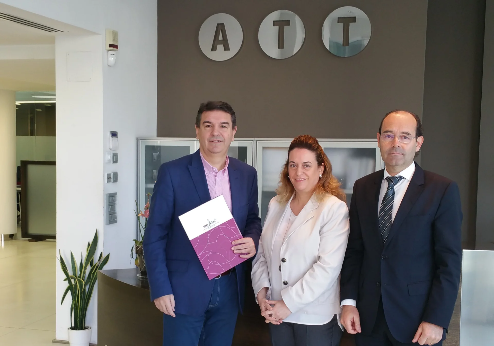 La empresa ATT Assessors de Balaguer renueva su colaboración con IRBLleida