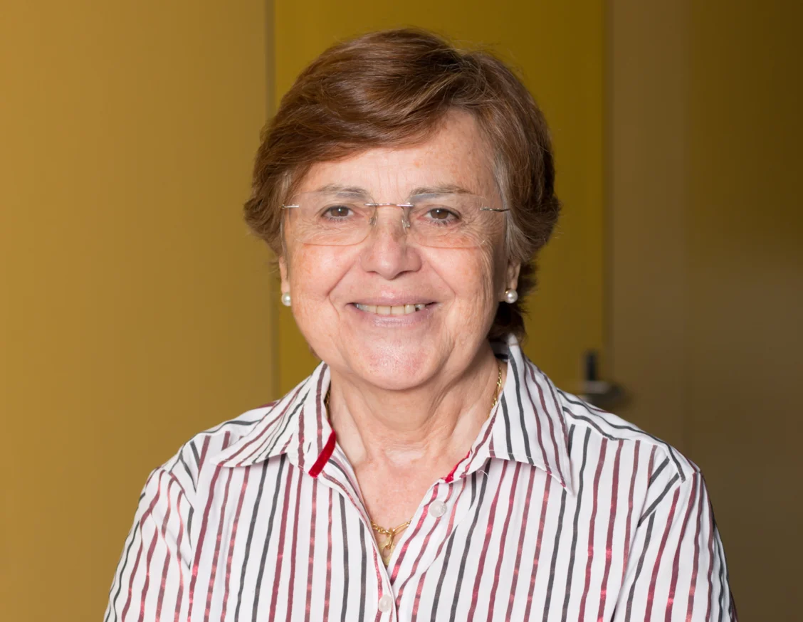 Elvira Fernández, former director of IRBLleida, Josep Trueta medal