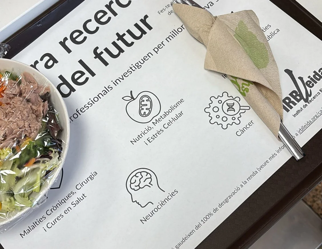 Les cafeteries SERHS Food dels Hospitals Universitaris Arnau de Vilanova i Santa Maria de Lleida compten aquest mes amb estovalles científiques