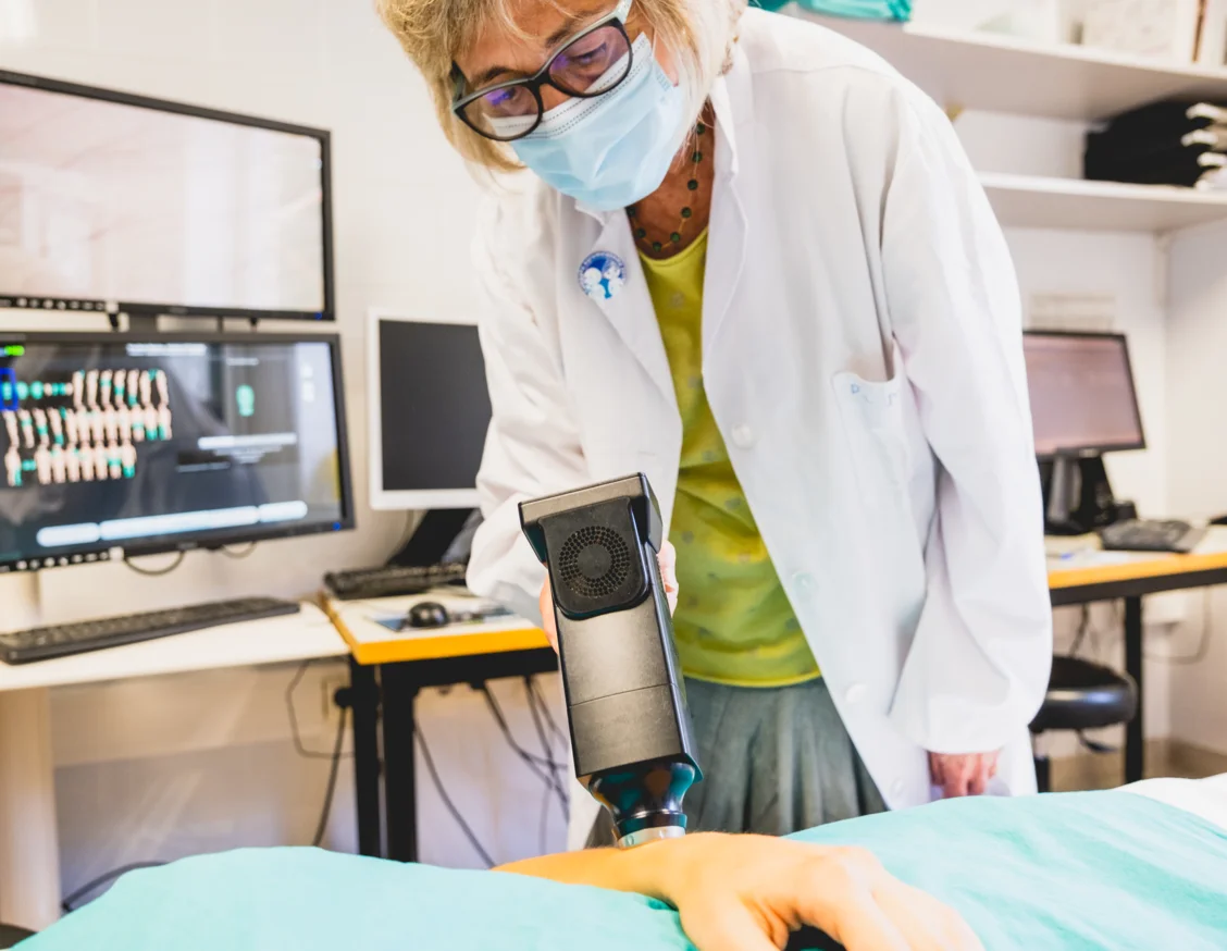 Dermatòlegs de Lleida participen en la campanya Euromelanoma 2024 sobre càncer de pell