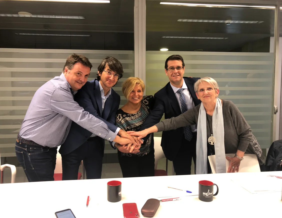 Conveni a tres bandes entre Mamapop, la Caixa i IRBLleida per continuar investigant sobre el càncer de mama
