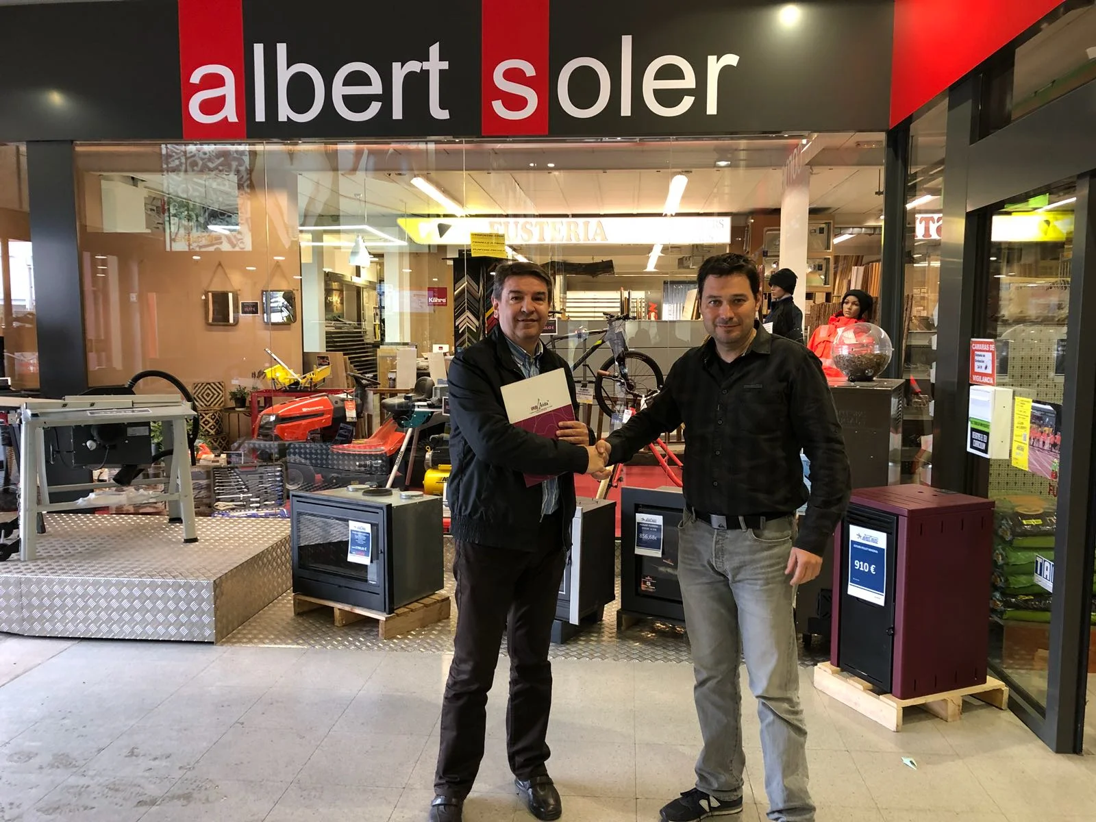Ferreteria Albert Soler renews its collaboration with the IRBLleida