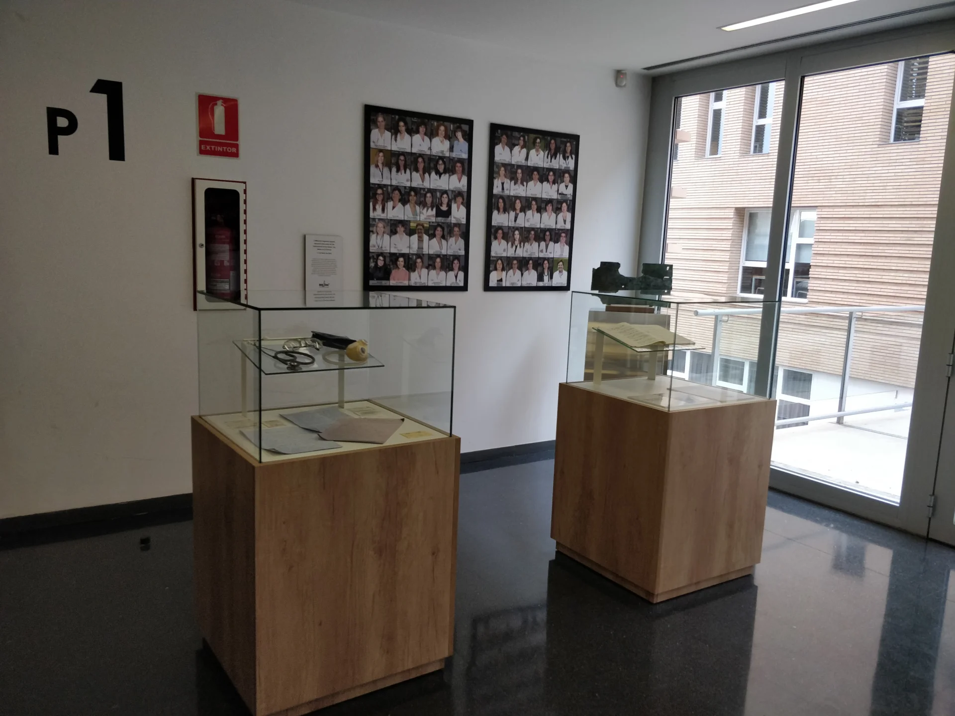 IRBLleida pays tribute to doctors Roc Pifarré and Joan Oró with two displays with material from the researchers