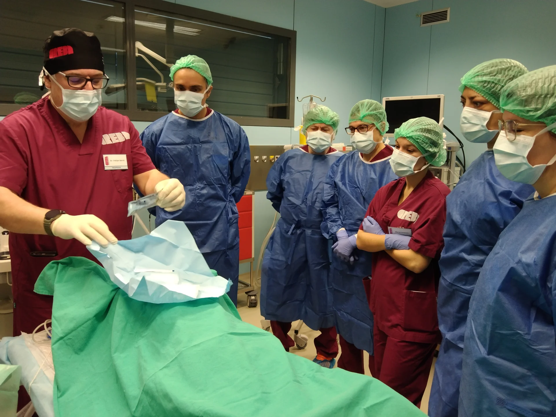 Professionals d’Urgències de l’Arnau de Vilanova es formen al CREBA en procediments toràcics 