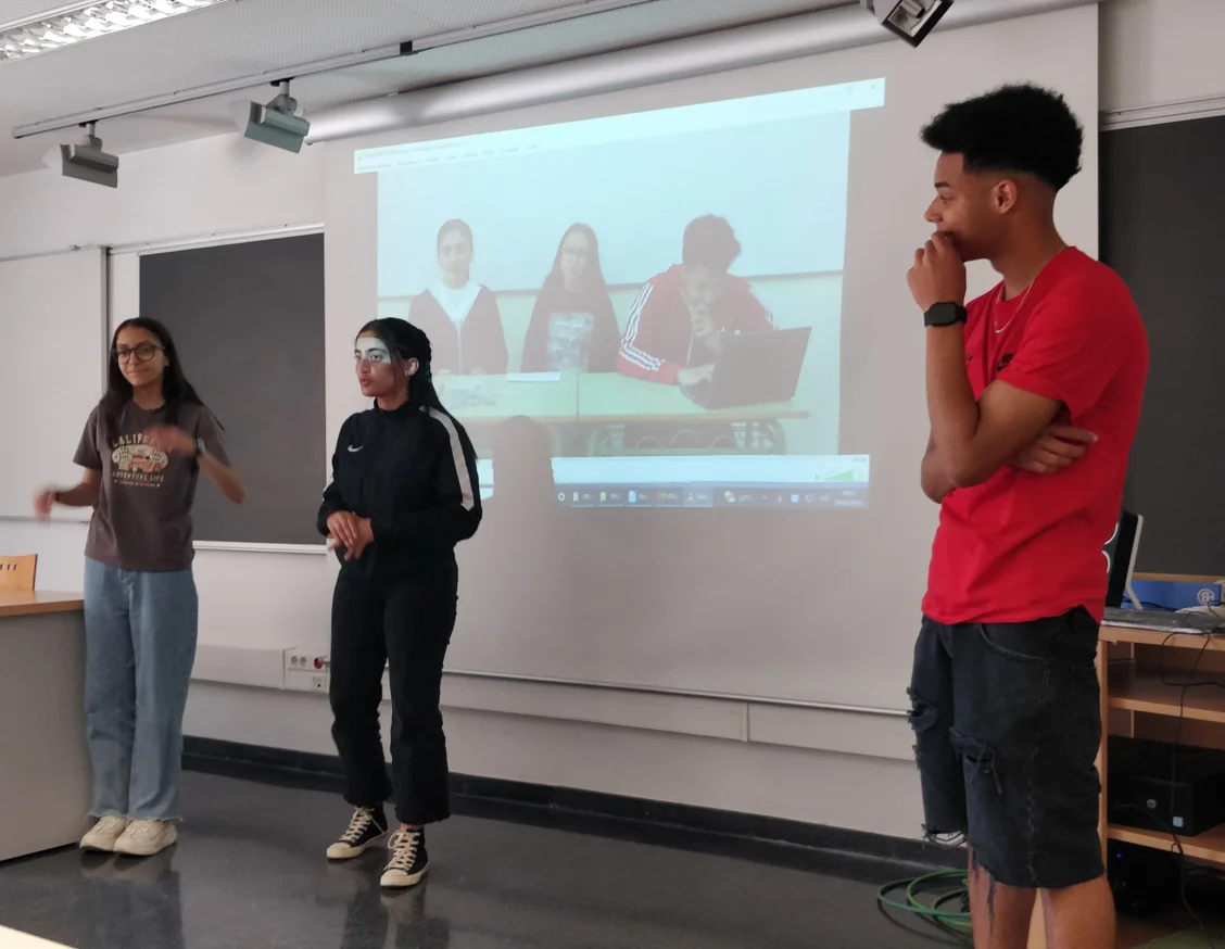 L’alumnat de l’Institut Guindàvols de Lleida presenta els seus resultats del projecte ‘CiènciArt Ponent’ a l’IRBLleida