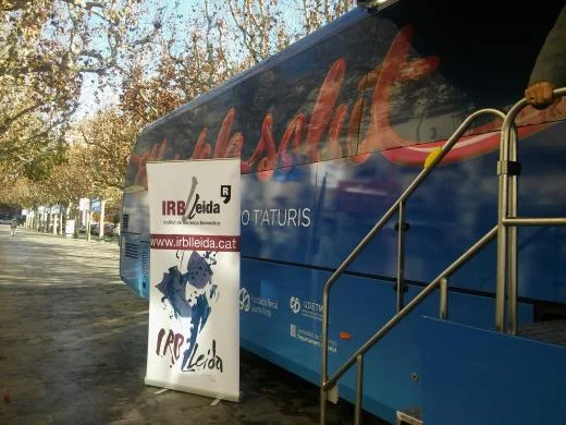 &Agrave;lex M&aacute;rquez visita 'El Bus de la Salut'