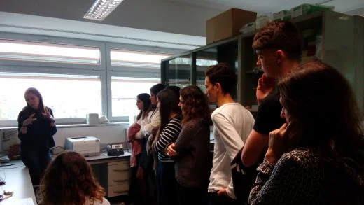 Estudiants de ci&egrave;ncies de l'Institut de Tremp visiten l'IRBLleida