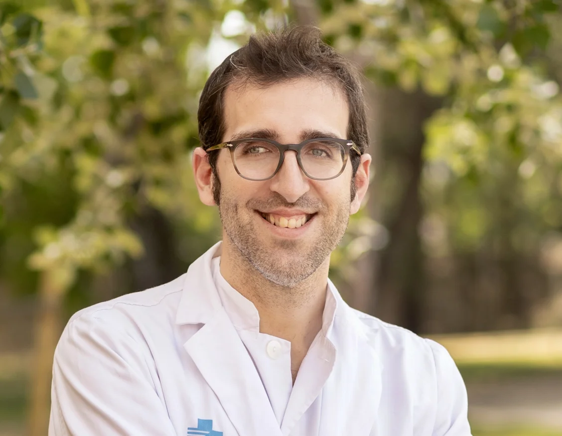 Controlar els pacients amb traumatisme cranioencefàlic en el domicili des d'una aplicació i fer maniobres de reanimació cardiopulmonar amb drons són algunes de les aplicacions futures