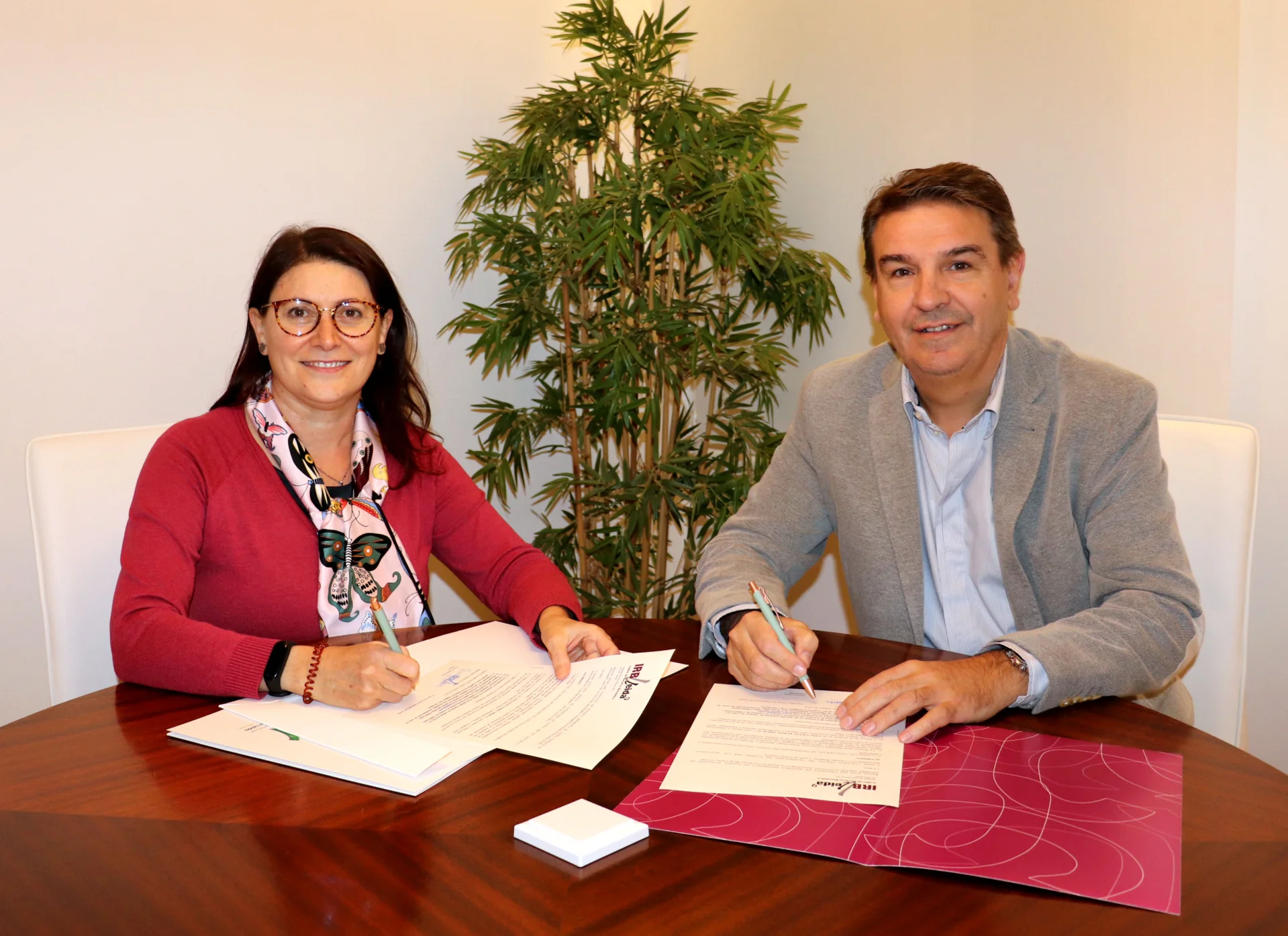 El Colegio de Veterinarios renueva su colaboración con el IRBLleida